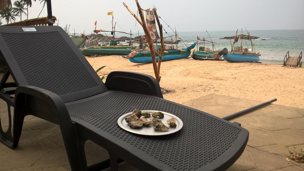 Villa Crocodile Beach Хиккадува Экстерьер фото