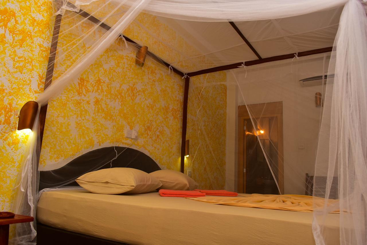 Villa Crocodile Beach Хиккадува Экстерьер фото