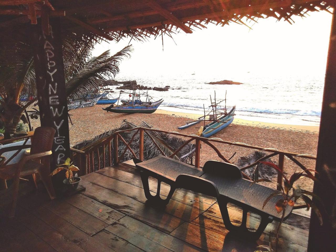 Villa Crocodile Beach Хиккадува Экстерьер фото